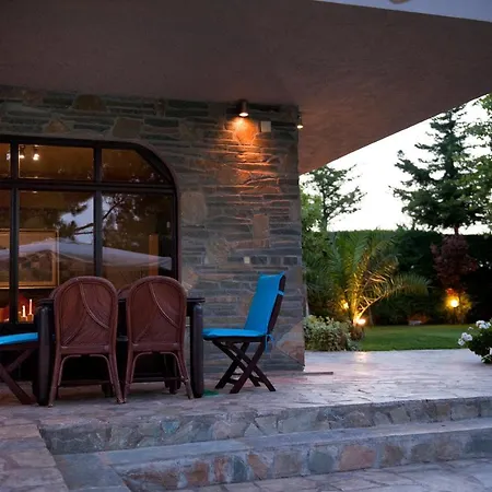 Bona: A Secluded Less Than 50 Min. From Athens Intl. Airport ホテル Paralía Avlídhos