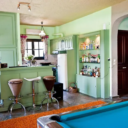 ホテル Bona: A Secluded Less Than 50 Min. From Athens Intl. Airport 4*