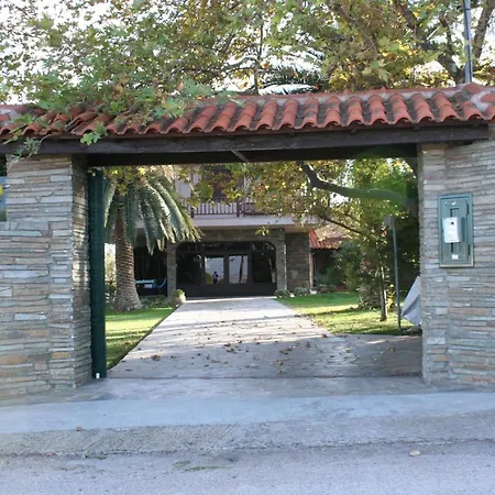 Bona: A Secluded Less Than 50 Min. From Athens Intl. Airport