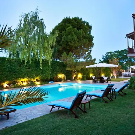 Szálloda Bona: A Secluded Less Than 50 Min. From Athens Intl. Airport