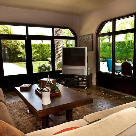 Bona: A Secluded Less Than 50 Min. From Athens Intl. Airport 4* Paralía Avlídhos