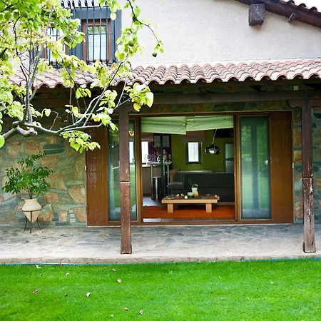 ホテル Bona: A Secluded Less Than 50 Min. From Athens Intl. Airport 4*